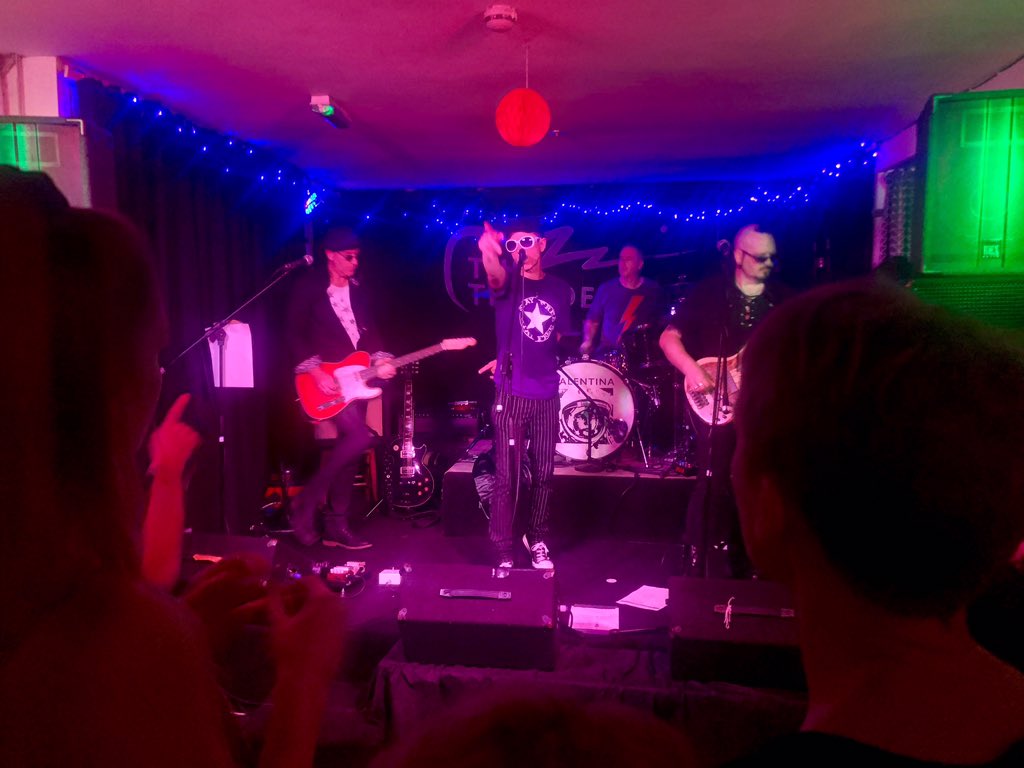 ConnieTact's tweet photo. Really enjoyed seeing and dancing to The Radiomakers @Thunderbolt_pub last night. They rocked the Bath Road! Fab band! 😻
@theradiomakers #LetsPose 🎤🕶🎸
#music #Bristol #BristolMusic #Livemusic
#livemusicphoto #livemusicphotography
#gig https://t.co/y0WZTaPyin