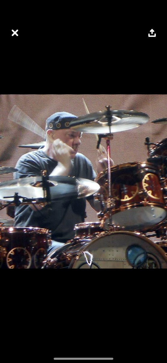 vivien2112's tweet image. Pariah dogs and wandering madmen
Barking at strangers and speaking in tongues
The ebb and flow of tidal fortune
Electrical changes are charging up the young
It’s a Far Cry from the world we thought we’d inherit...

Happy Pratturday #Rushfamily @RushFamTourneys