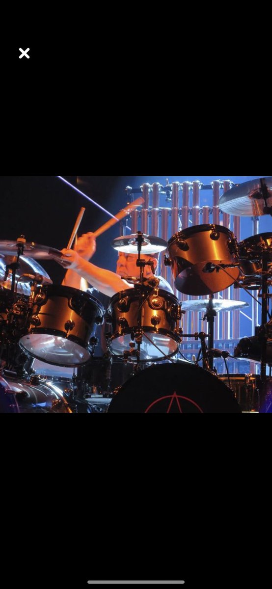 vivien2112's tweet image. Pariah dogs and wandering madmen
Barking at strangers and speaking in tongues
The ebb and flow of tidal fortune
Electrical changes are charging up the young
It’s a Far Cry from the world we thought we’d inherit...

Happy Pratturday #Rushfamily @RushFamTourneys