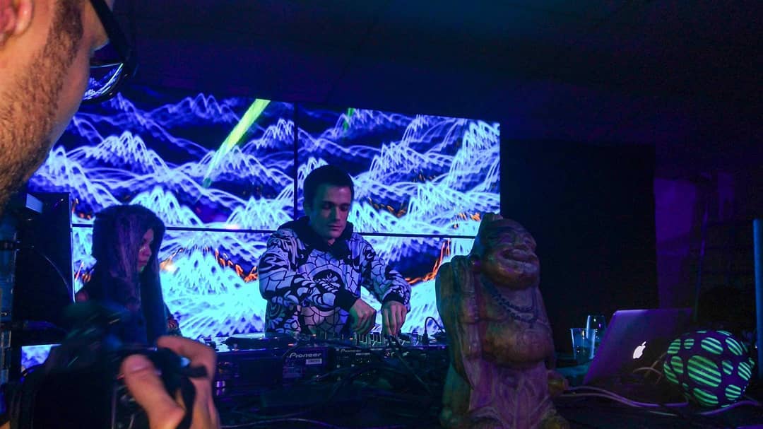 digital_om's tweet photo. DJ Oniryx in the mix 🎼💢😎 .
#oniryx #djoniryx #digitalom #digitalomproductions #psyfrance #psyfullon #dj #trancefamily #psyfamily #psytribe #culturatrance #psicodelico #ondeck #djlife #trance #fullon #psychedelic #psicodelico #psyfrance #psyparty #inthemix #psytrancemusic https://t.co/Lf5w7tAfXI