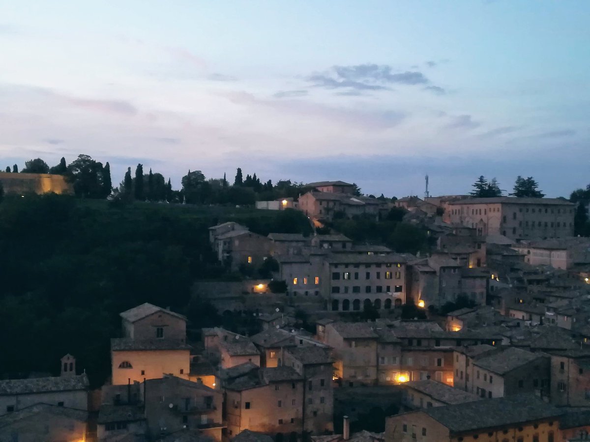 mpperezz_'s tweet photo. Urbino https://t.co/hOkv7afo3r