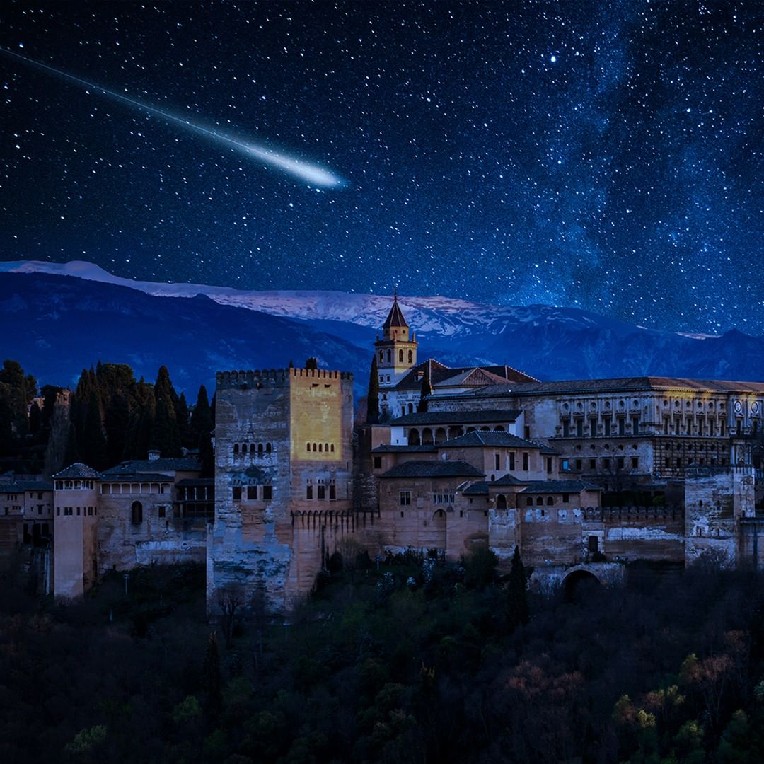 PlanesGranada's tweet photo. Noche de Perseidas en Granada.. Foto de Allegro Granada #PlanesGranada https://t.co/Fl02hSMwGU