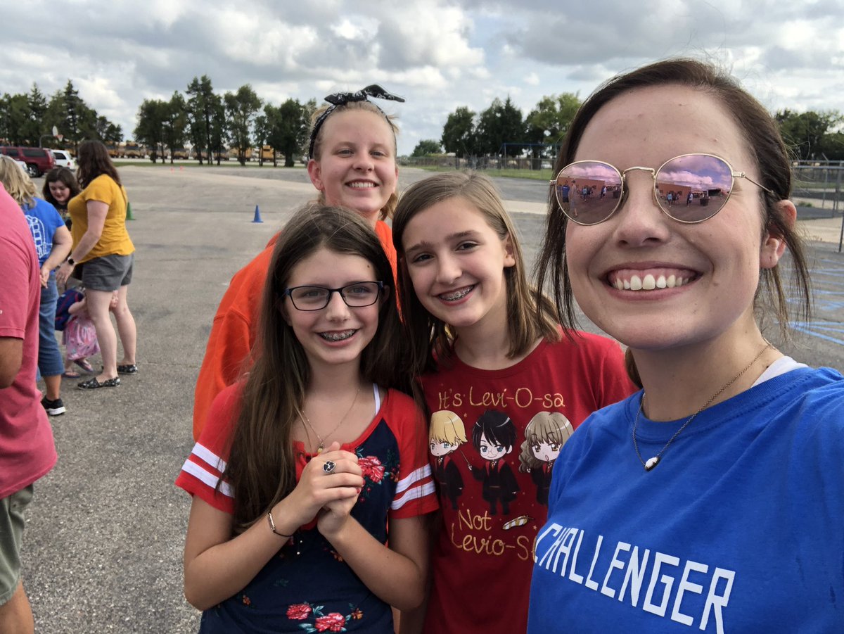 pscheer10's tweet photo. A great time was had by all at the Challenger BBQ last night! Such a fun way to welcome new families into our Challenger Family! See you all on Monday @ Open House! 😊💙 @USD265_Goddard @USD265_CHA https://t.co/82jaZ6eLfO