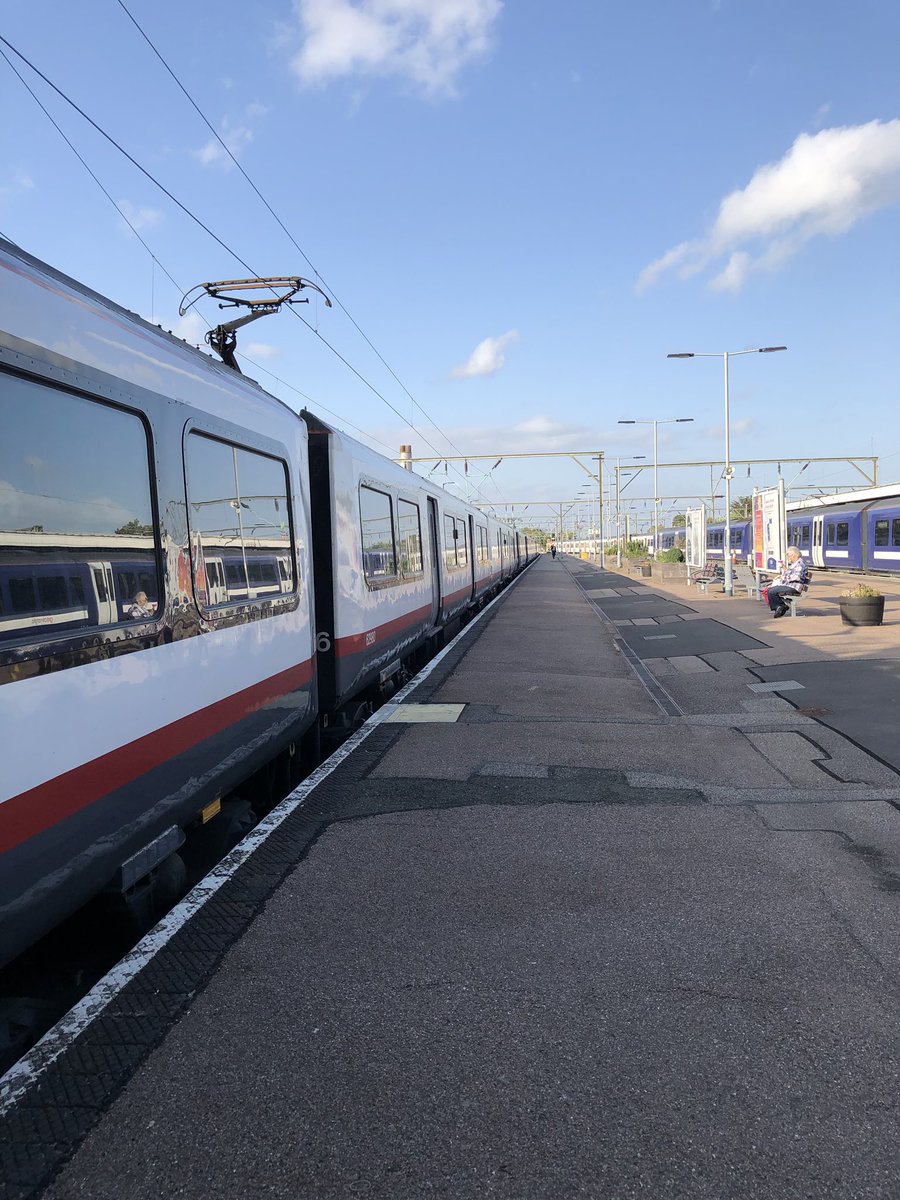 2E0XTA's tweet image. What a beautiful but Windy Evening for @EssexRAYNET duty in Chelmsford supporting the Starlight Walk 📟 #raynet #starlightwalk #amateurradio