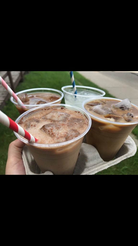 BowValleyJam's tweet photo. Who’s getting hungry?? The Lion’s group will be serving beef on a bun today at the #BowValleyJamboree. There will be something for everyone! 

🥟 @Homemadecrave will be serving all their eats

🍦 A Cherry on Top 

🧁 Baking by Karen Andersen

☕️ Reach Cafe

🍋 Kazam lemonade https://t.co/EkCKNaM7UE