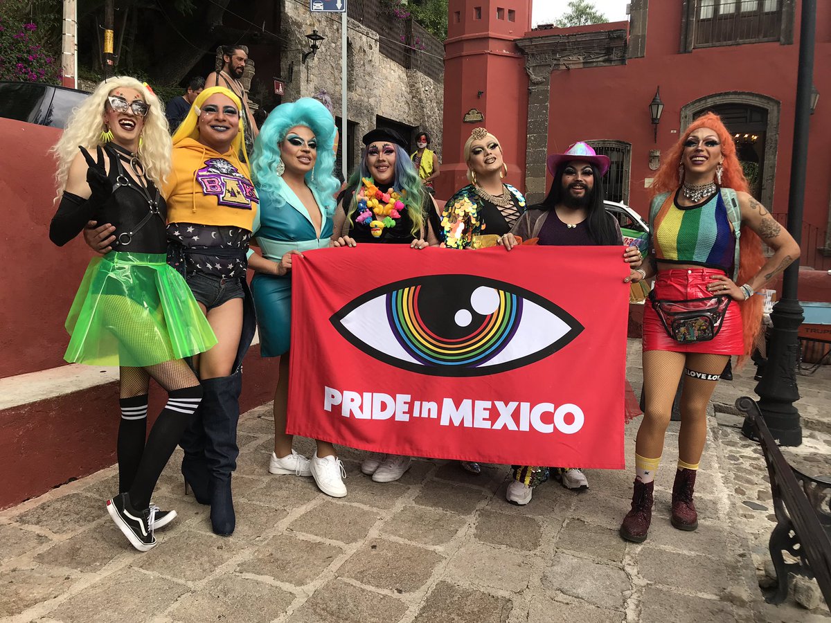 PrideinMexico's tweet photo. ¡Ayer comenzó el @PrideSMA! Uno de los destinos favoritos del mundo celebra la diversidad este fin de semana. Conoce las actividades en 👉 https://t.co/JvWqpTHtyB 🌈
#PrideInMexico https://t.co/6e5Idf5aCK
