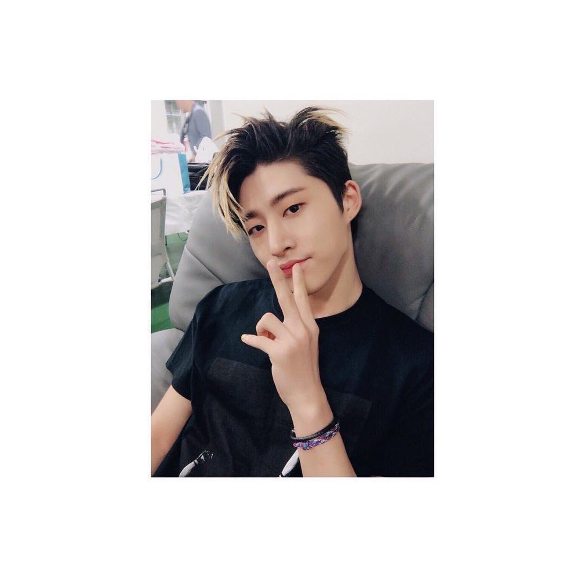 _binkyt's tweet photo. #Hanbin #KimHanBin #iKON #iKONIC #love #iKONJapanTour2019_KobeD2 #LetsSmileForiKON #HangInThereHanbin #頑張ってiKON #DontForgetHanbin ♥️🌸🌸 https://t.co/nYw4RR2VdL