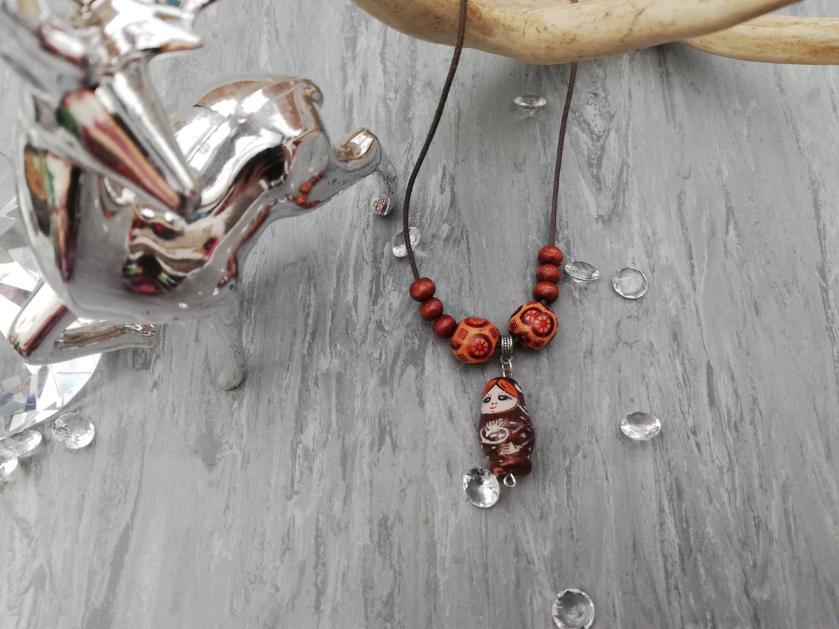 DeerDesigns's tweet photo. Everyone loves a Russian doll!
Set amongst wooden beads she's a real beaut, da?! 😍
Only one made.
#russiandollnecklace #necklace #wood #ceramic #handpainted #beautiful #unique #onlyafiver #buyonfacebook #onlyonemade https://t.co/UQdWhXWBTC