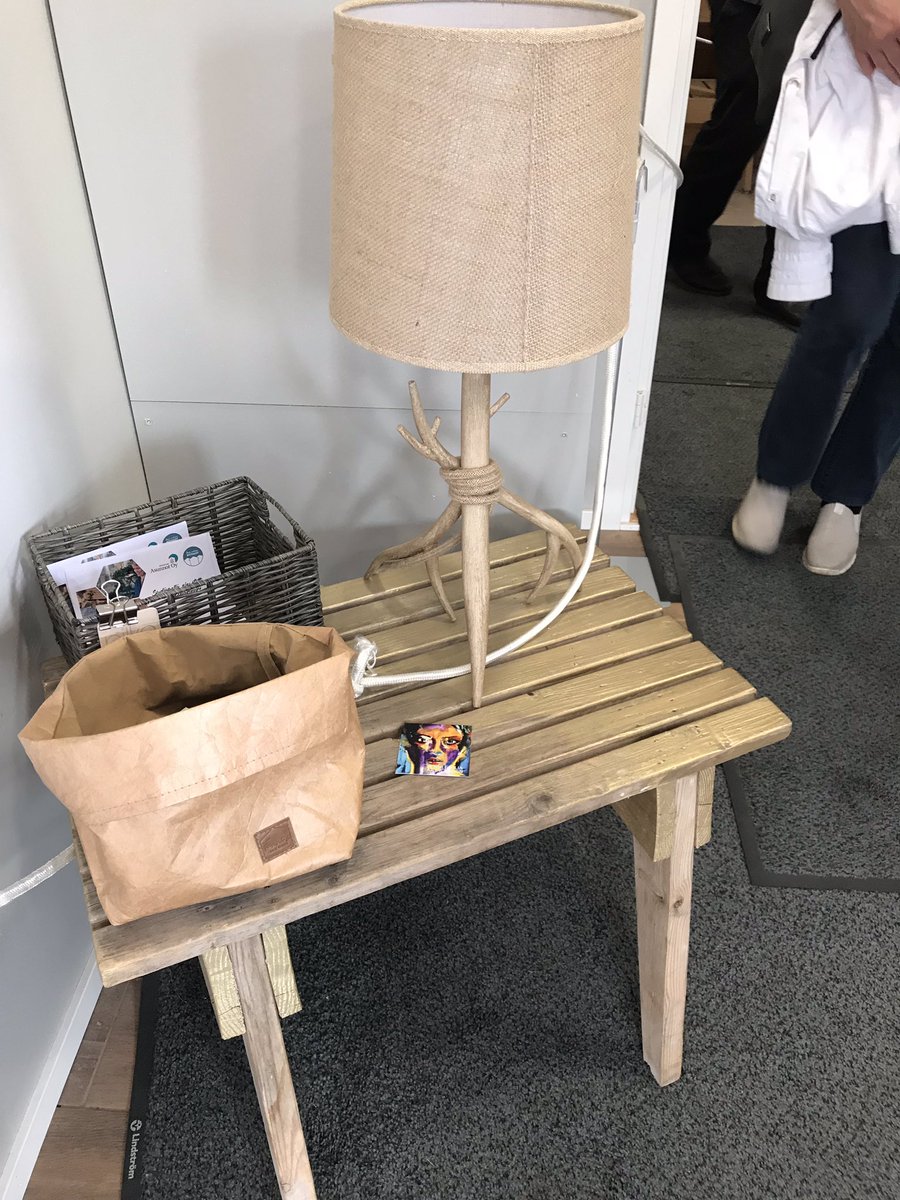 NRanimaa's tweet photo. #Asuntomessut #Kouvola Kohde 31: Paja-aukion Löylytupa. #Trashdesign uppoaa minuun ajatuksena, mutta myös upeina toteutuksina. Tätä tulee harrastettua itsekin. Sopii sekä moderniin että #shabbychic -tyyliin. #NinanMessutwiitit #asuminen #rakentaminen #sisustus https://t.co/XBa3hRGq4H
