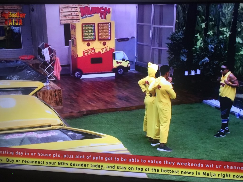 bbnaijaXclusive's tweet photo. Guess the team? 😃#MunchITxBBN #MunchMania #Bbnaija https://t.co/DyDujMxB9J