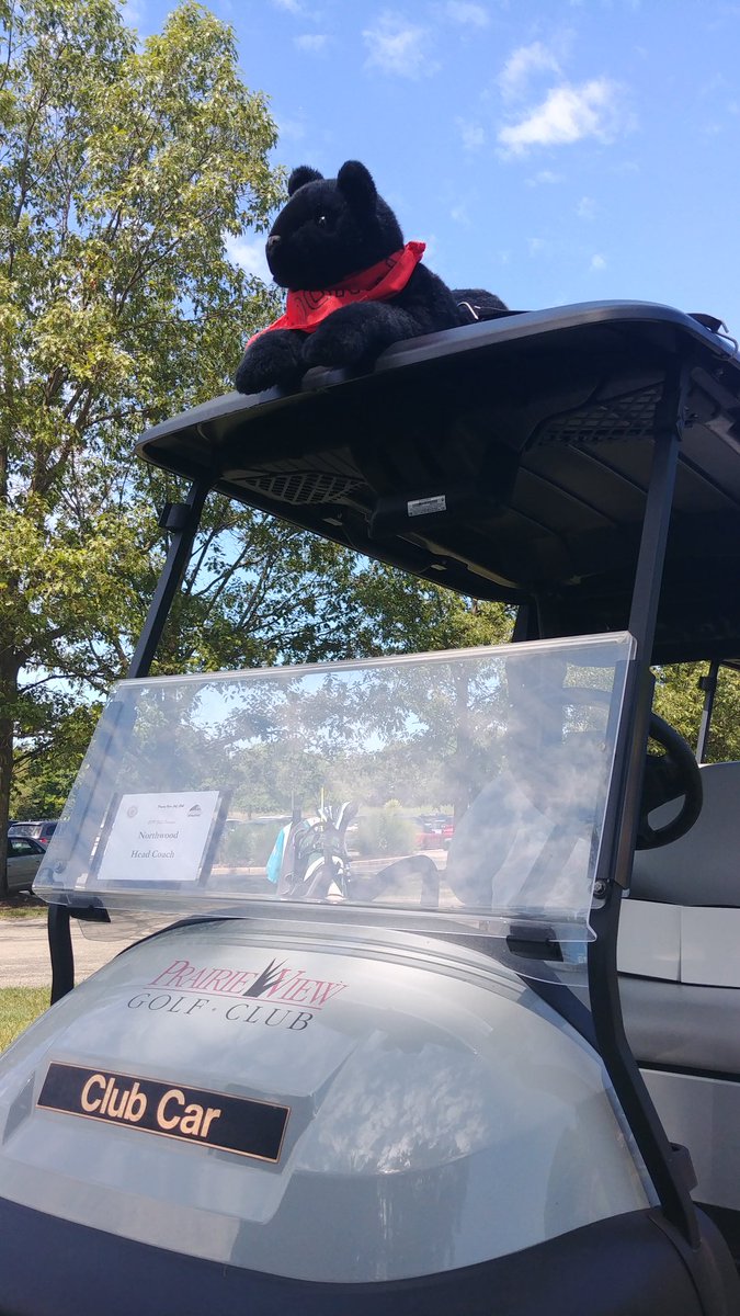 OreoThePanther's tweet photo. State Preview YAY!! Los geht's. #BalloonViewing #StateCourse #WarmUP #PuttPuttPutt @NWGirlsGolf https://t.co/LwQsPTo3dd