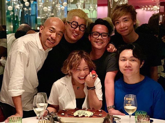 realphoebe810's tweet photo. 多謝一眾花美男喔⭐️ #birthday810
#happynight https://t.co/00AysIlBxK https://t.co/j9GtkA1cJW