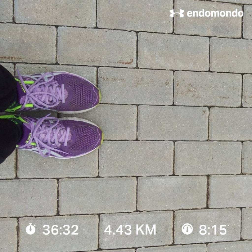 makneta's tweet image. Day 1 of #100DaysOfRunning I won't be running everyday b/c last time I had massive problems with my knee but I need to start moving more.  #coderslife #runningintherain