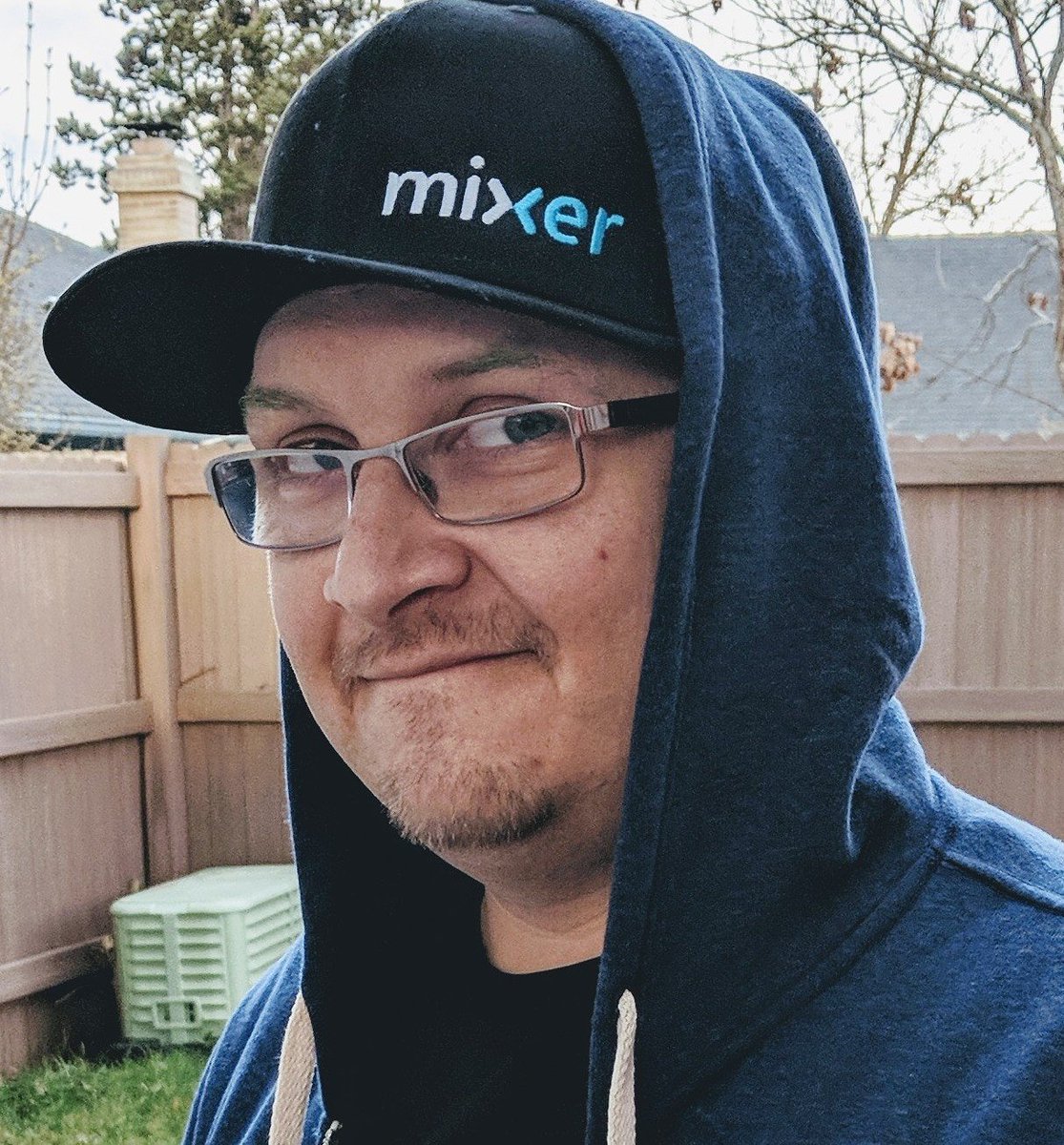 Frank_Castle215's tweet photo. The Music Is On 

i dont know whats going on.....

The Vid Is Playin

xXThe Asylum Is OpenXx

https://t.co/OjM5brEonF 

@WatchMixer @Beta_Shades @LucidSoundAudio #WeAreAllCeazy #SupportYourLocalPsycho #Pax
#PAXWest2019 https://t.co/0W1Za4OqxM