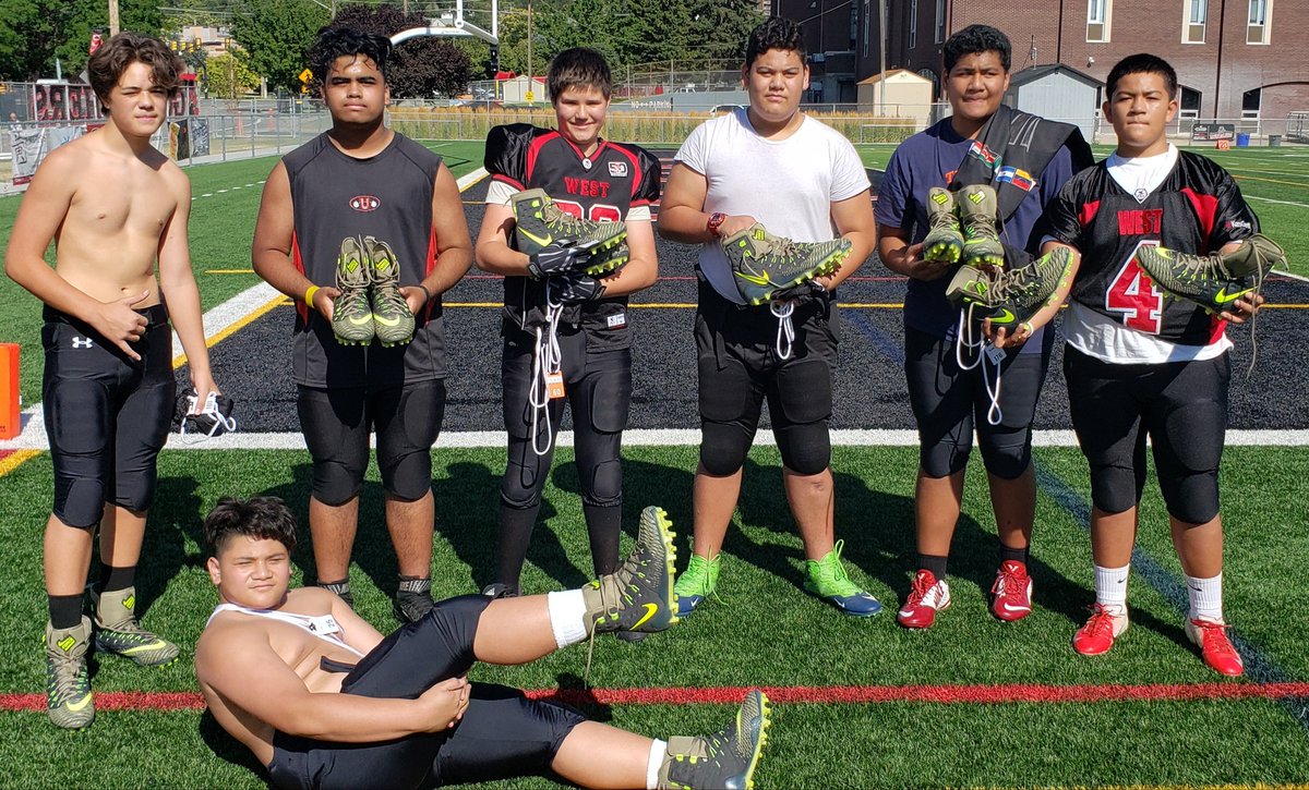 l3ula's tweet photo. Wanna thank my big bro Alema Te'o @AllPolySports for always looking out for others especially the kids.  Thanks for the cleats.-- West bantams! https://t.co/lyNzV5wzB7