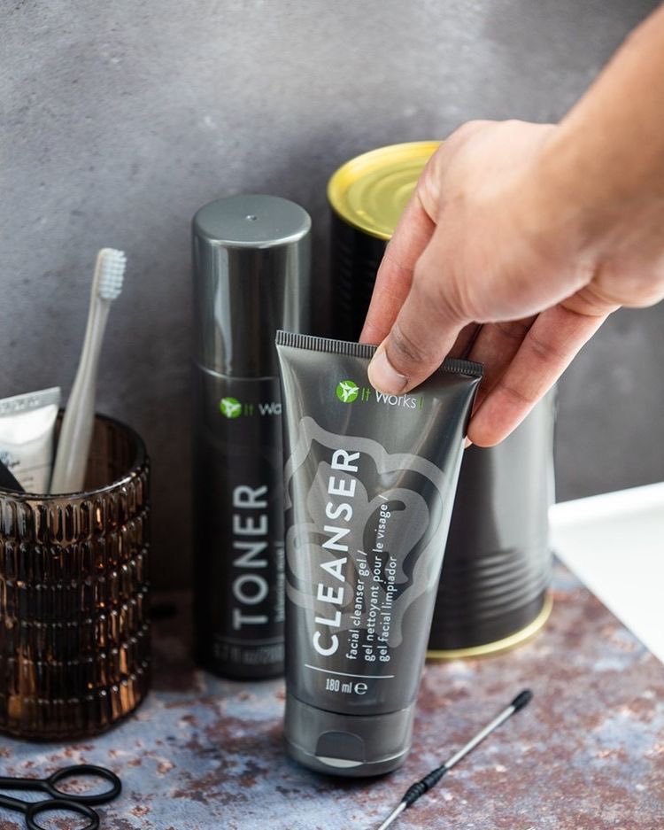 S3XYTANA's tweet image. Cleanser soap free formula and luxurious lather leaves skin feeling soft and clean—who doesn’t loves that?! #ItsForEverybody #7163319271