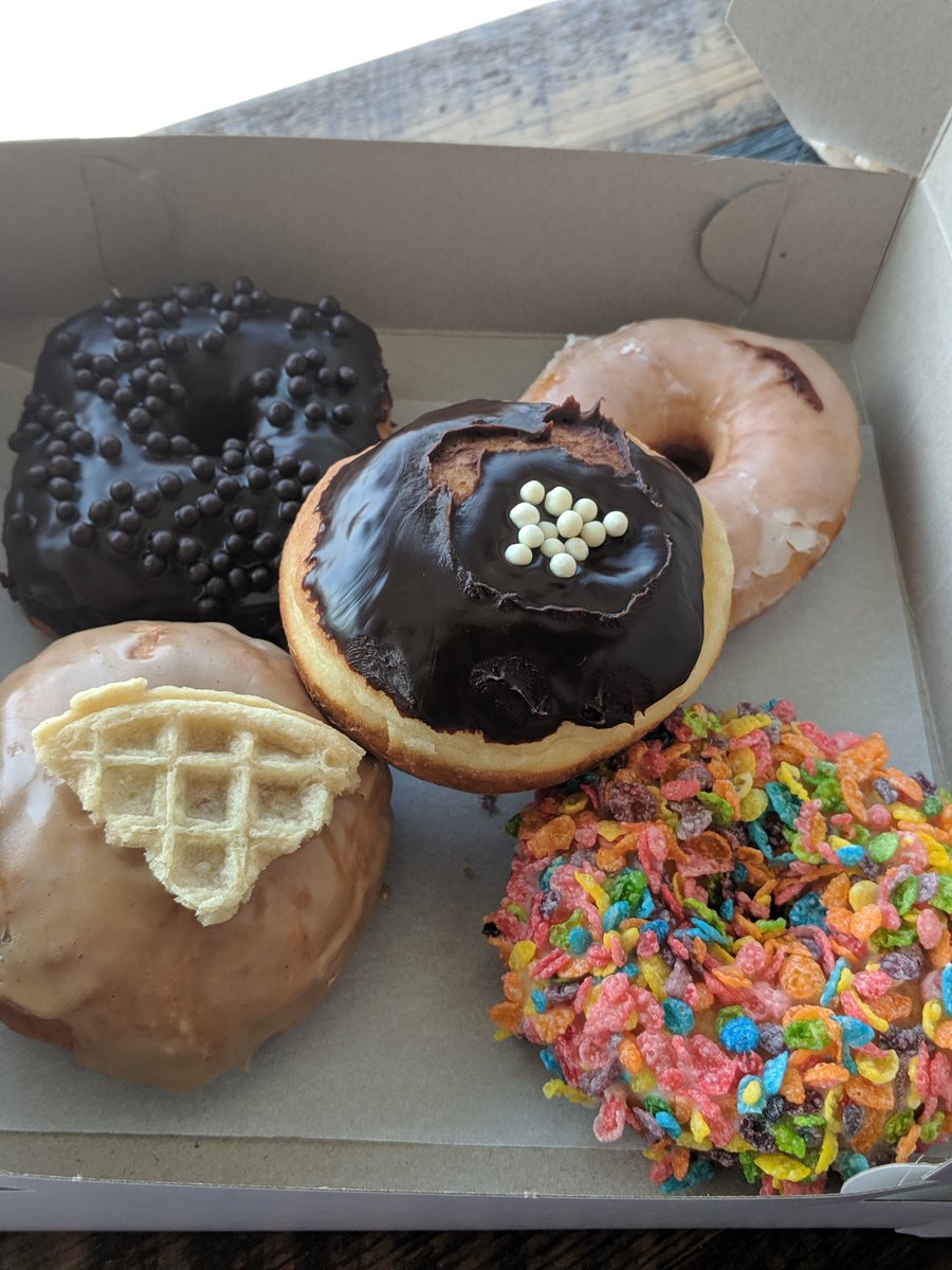 WorldofIsaac's tweet photo. The calories from donuts don't count on #Faturday 

(@DonutBarDetroit) https://t.co/vtOMqSJ5Kk