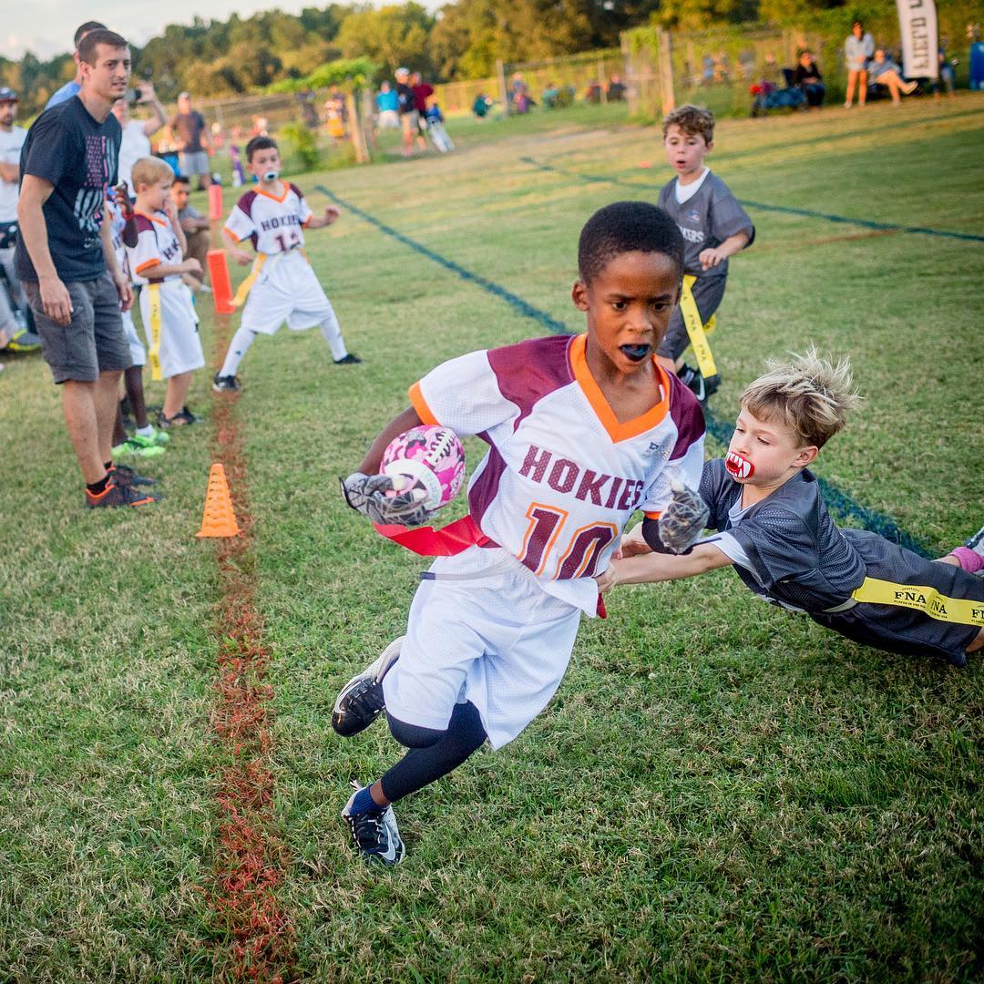 FlagFootball's tweet photo. We come in many different shapes, sizes, and genders. We speak different languages, live in different places, and are all different ages. Although there is one thing we all have in common... we love Flag Football! #FlagScout https://t.co/aVcWwJ2Nf4