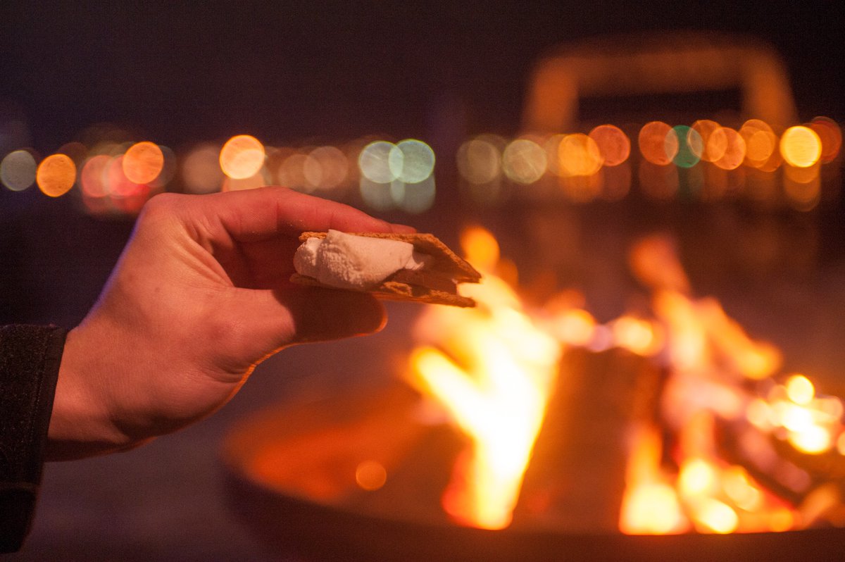 On #NationalS'moresDay – and everyday – at Pier B, we have the ingredients for sweet moments. Simply pull up a chair. 🔥