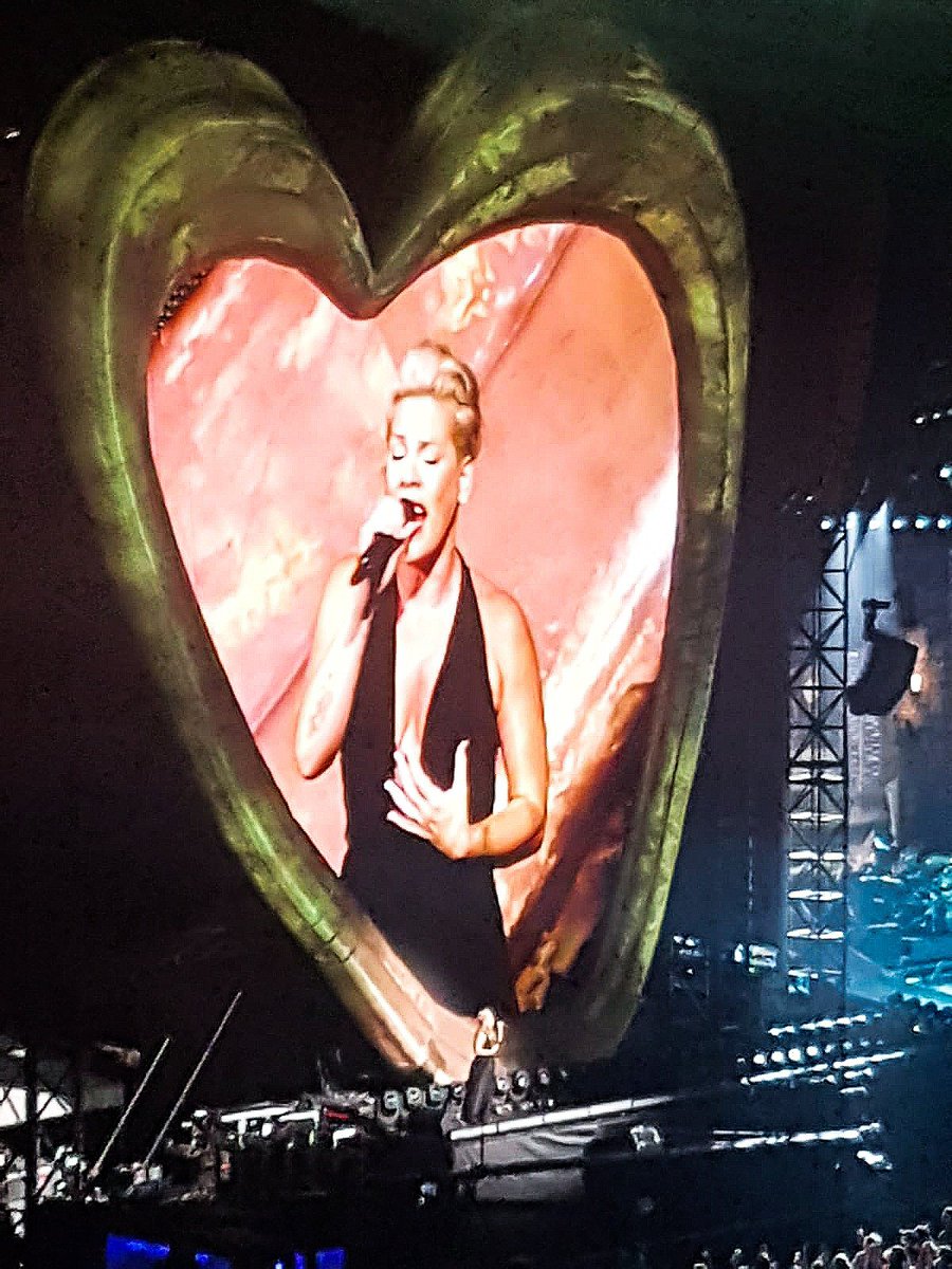 RomCom29's tweet photo. I cannot recall the last time 45000 + people had something to cheer for at #Gelsenkirchen.
So, thank you @Pink for bringing laugher and joy back to the blue arena.

That woman really knows how to party; and how to make a statement. ❤️
#whataboutus #pinksstory https://t.co/a1MpS89cyq