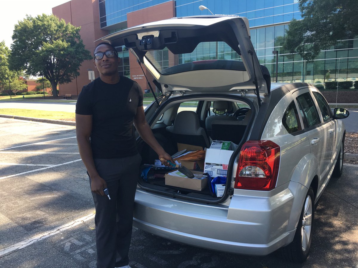 suelos2010's tweet photo. Sampling urban soil in Greensboro with Prof. Emmanuel Obeng-Gyasi, who will soon have NC’s first city soil lead map!! #cczo #czo https://t.co/Gxch7HlcFF