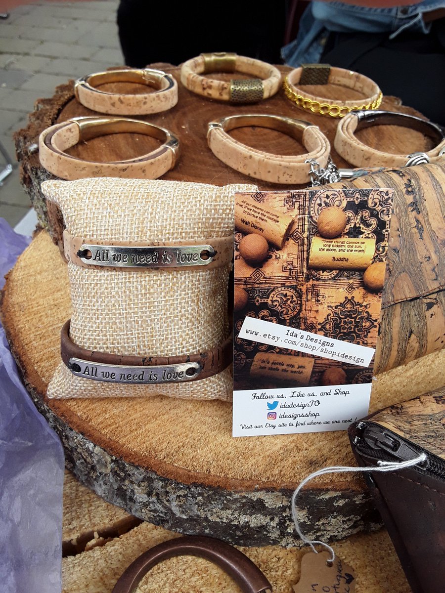 IdaDesignTO's tweet image. We are at Harbourfront this weekend August 10, 2019 until 11pm and August 11th 2019 from 11am to 7pm.@harbourwestincastle @BeaverTails @PizzaPizzaLtd @Lavazza @HarbourfrontTO Enjoy the music and festivities here :) !!!  #corkjewelryisin!