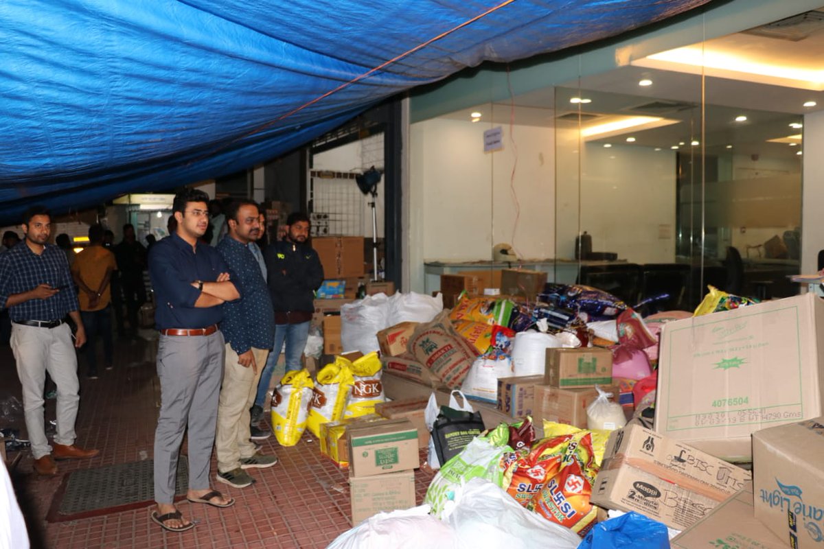 Tejasvi_Surya's tweet photo. We sponsored the 12th truck of flood relief material of @suvarnanewstv &amp; @KannadaPrabha, wishing Gyanappar &amp; Sunil a safe trip

They've sent 19 trucks from their offices in K'taka so far

Hats off to these heroes. Hope all flood-affected areas return to normalcy soon https://t.co/vNEaxt88nj