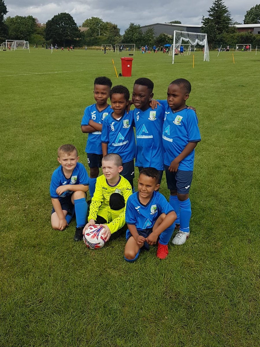 FcMoston's tweet photo. Our under 8s at wythenshawe amateurs football tournament, non competitive and lost out to fair play by 1 point!! Well done lads ⚽️⚽️⚽️ #mostonvalley #wytenshawefootballtournament #wytenshaweafctournament https://t.co/kWv0NXzhE8