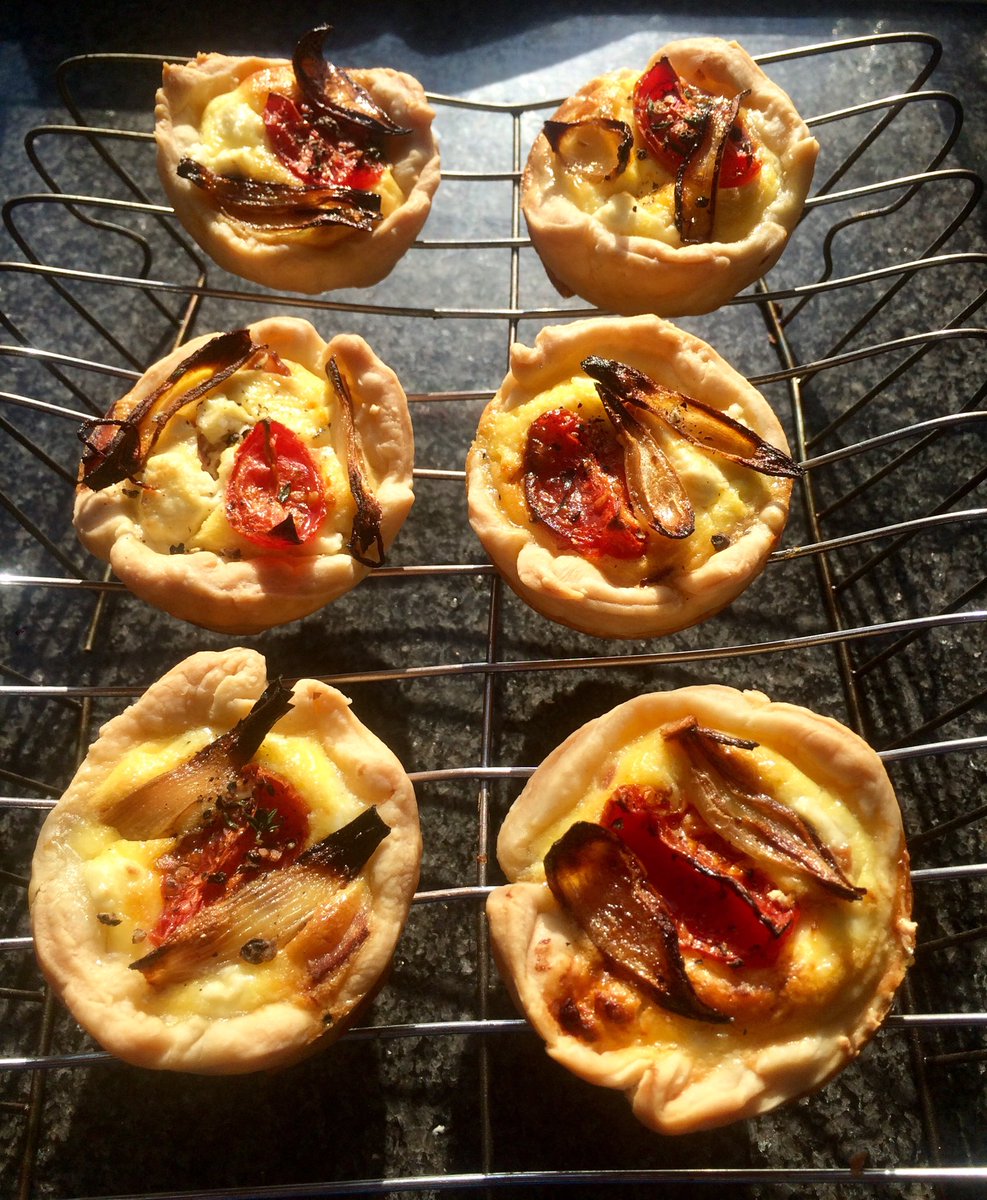 Mookinoodles's tweet photo. Making some tarts, quiches and mini pies for tomorrow. https://t.co/q2BC2roy79
