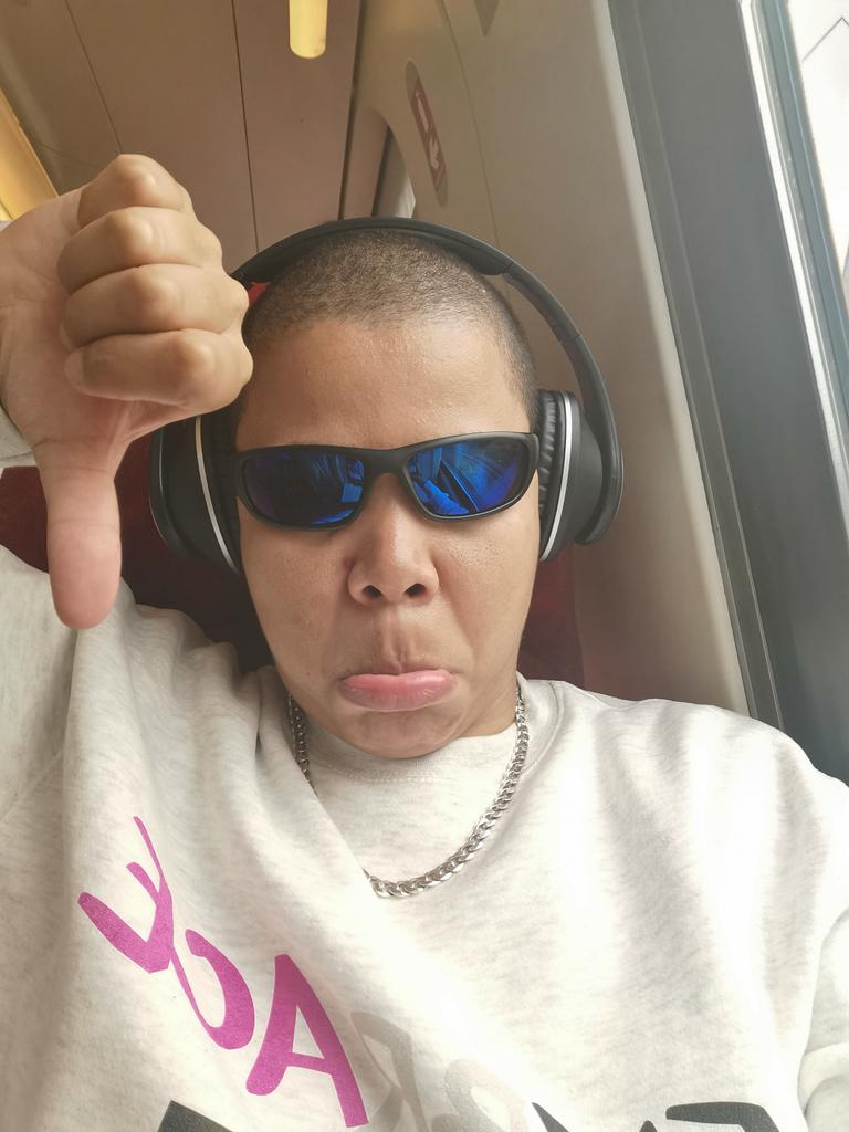 kmartinez100's tweet photo. On the trainn noww.... headin' #BACKK to the #SHITTY South West, (Wiltshire.)ππ#BYE #BYE #REAL #HOME ! ! ! !
βΉοΈποΈπβΉοΈποΈπβΉοΈποΈπβΉοΈποΈπ#MISSIN' #YOUU #LOADS already !
See youu againn #SOON ! ! ! ! https://t.co/azSGTiXbPV