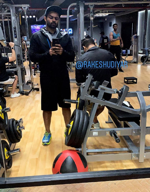 shreyasgroup's tweet photo. Look who's hit the gym on a weekend!
#WorkHardPlayHard
@IamSaiDharamTej #GymScenes https://t.co/DA5xUTgbqR