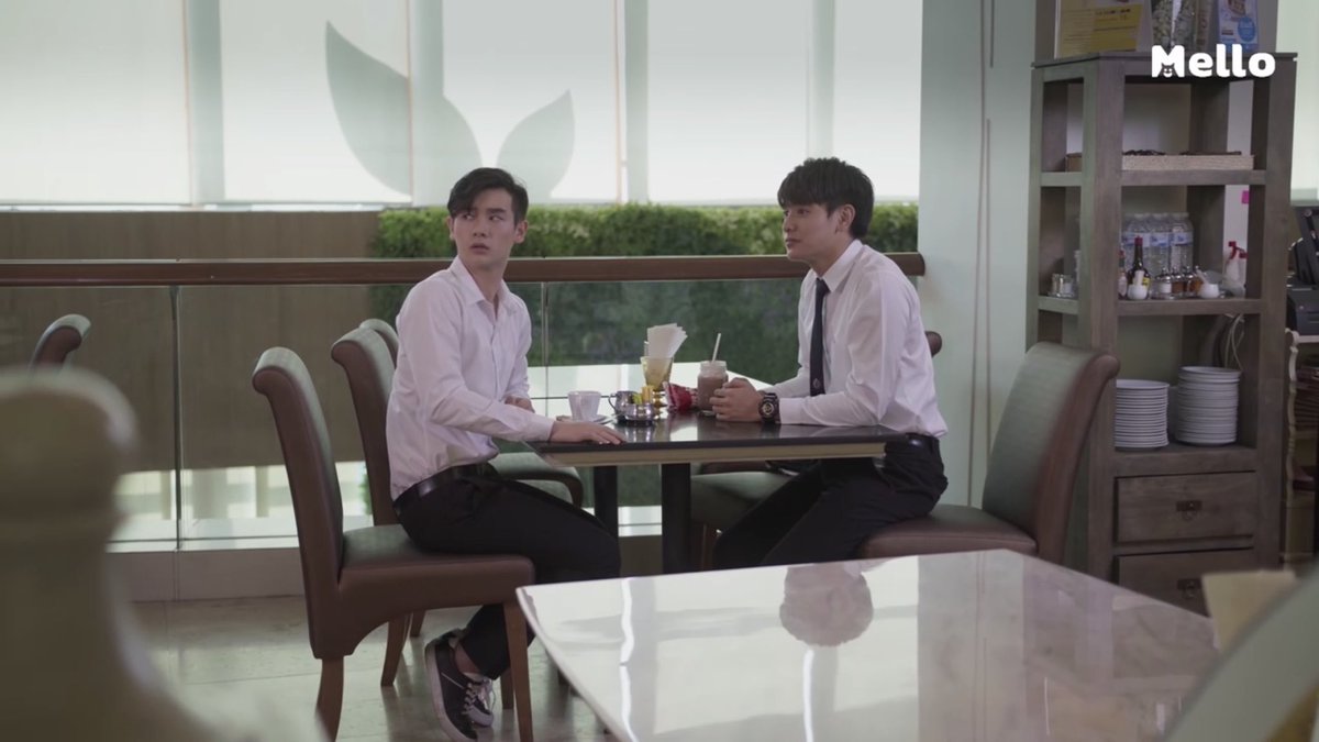 KikNeung91's tweet photo. แงงงงงง ระหว่างรอ #2Moons2 อีพีใหม่มา เลยดู #2Moons2ep5 ซ้ำ แล้วพบว่าถ่ายทำที่พาราไดซ์ พาร์คคคค แงงงงงง ทำไมไม่ได้เจอน้อง ๆ เลย พี่เดินชั้นนี้ทุกวันเลยนะ ตู้คีบตุ๊กตานอกร้านหนังสือคือไปคีบบ่อยมาก แงงงงงง😭 https://t.co/xbDqUmGX88