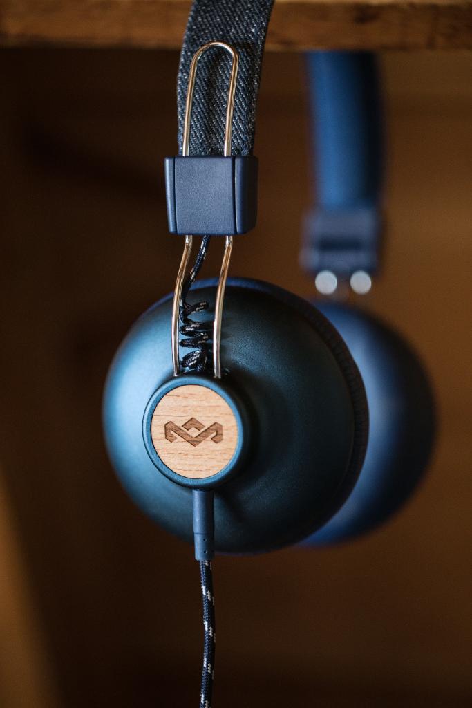 houseofmarley's tweet photo. Showing exactly how beautiful recycling is, our #PositiveVibration2 headphones are made with sustainable bamboo and recyclable aluminum. ๐๐ #HouseofMarley #Headphones #SustainableSound #Recycle โป๏ธ https://t.co/ba0DpuW8Gj
