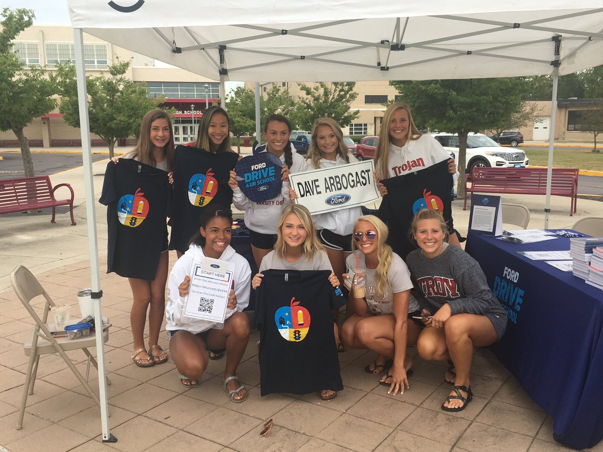 TroyCheerOH's tweet photo. Come out and support at THS!!! Watch football and drive test cars!! What’s better than that? Plus you only have to be 18!!!! Every test drive complete with a survey donates $20!!! End at 1 today! Ps there’s a mustang! (-; @troyhstrojans @Troy_HS @THSBigRedRumble https://t.co/EQ9XtWmaWc