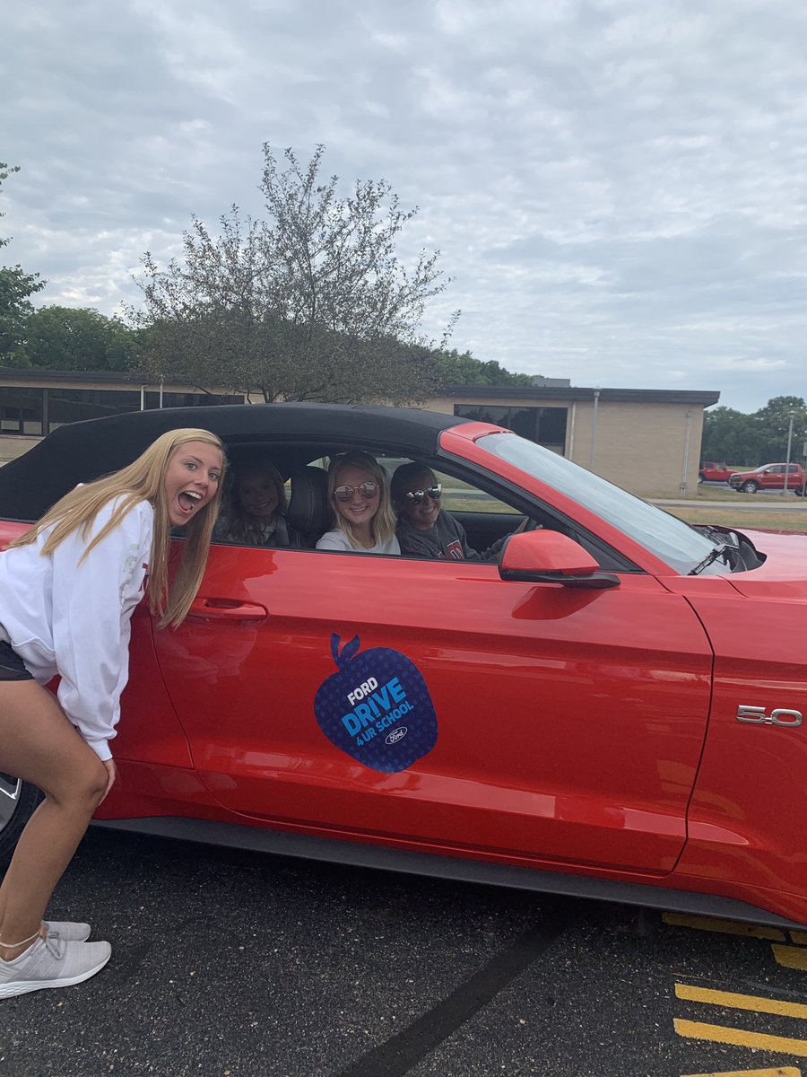 TroyCheerOH's tweet photo. Come out and support at THS!!! Watch football and drive test cars!! What’s better than that? Plus you only have to be 18!!!! Every test drive complete with a survey donates $20!!! End at 1 today! Ps there’s a mustang! (-; @troyhstrojans @Troy_HS @THSBigRedRumble https://t.co/EQ9XtWmaWc