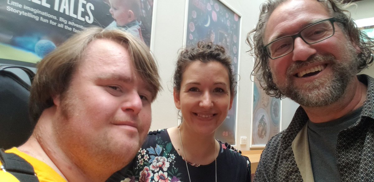fionnathan's tweet photo. Glasgow show done. Thanks to our enthusiastic audience. @TronTheatre is a great spot. Here's Electra, venue manager, who treated us so well.
Many thanks to #WeAreOne @CitizenFest for including us in your amazing event.
Now to Edinburgh #ScienceShowoff
@edfringe @TheFreeFringe https://t.co/3KCC7zV6qv