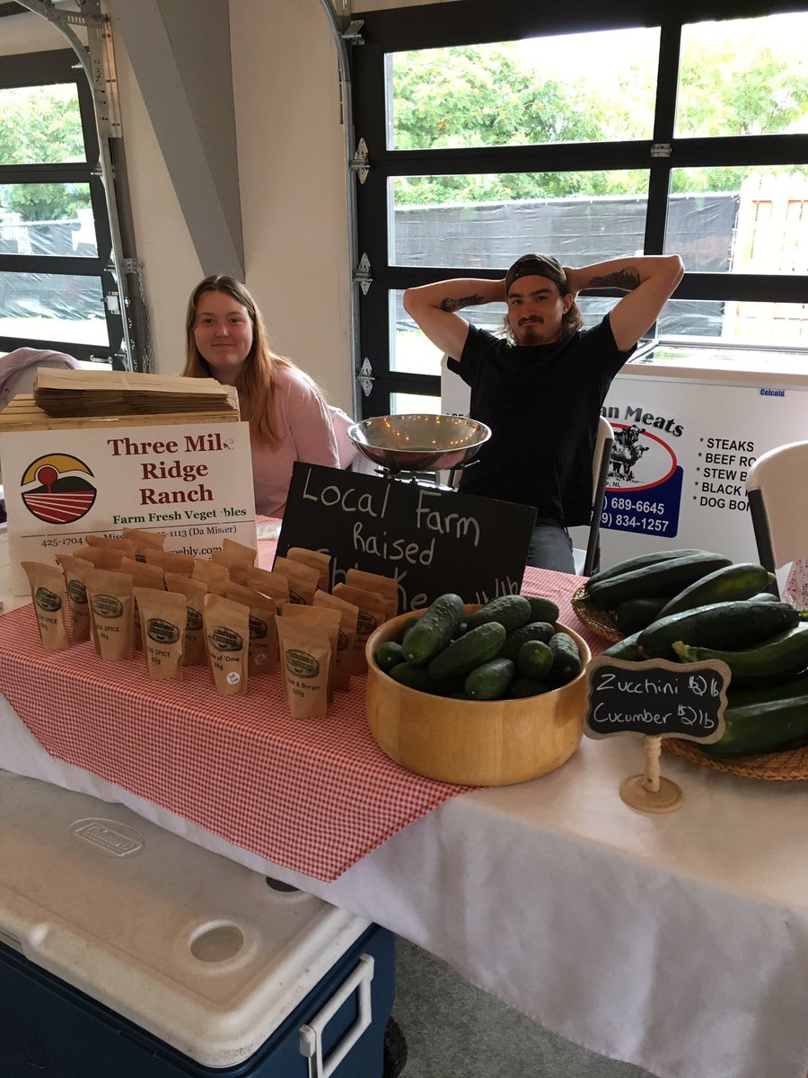 ThreeMileRidge's tweet photo. @FMIClarenville today with our chicken. Drop by to check out all the wonderful vendors. https://t.co/cju7Tuf5bh