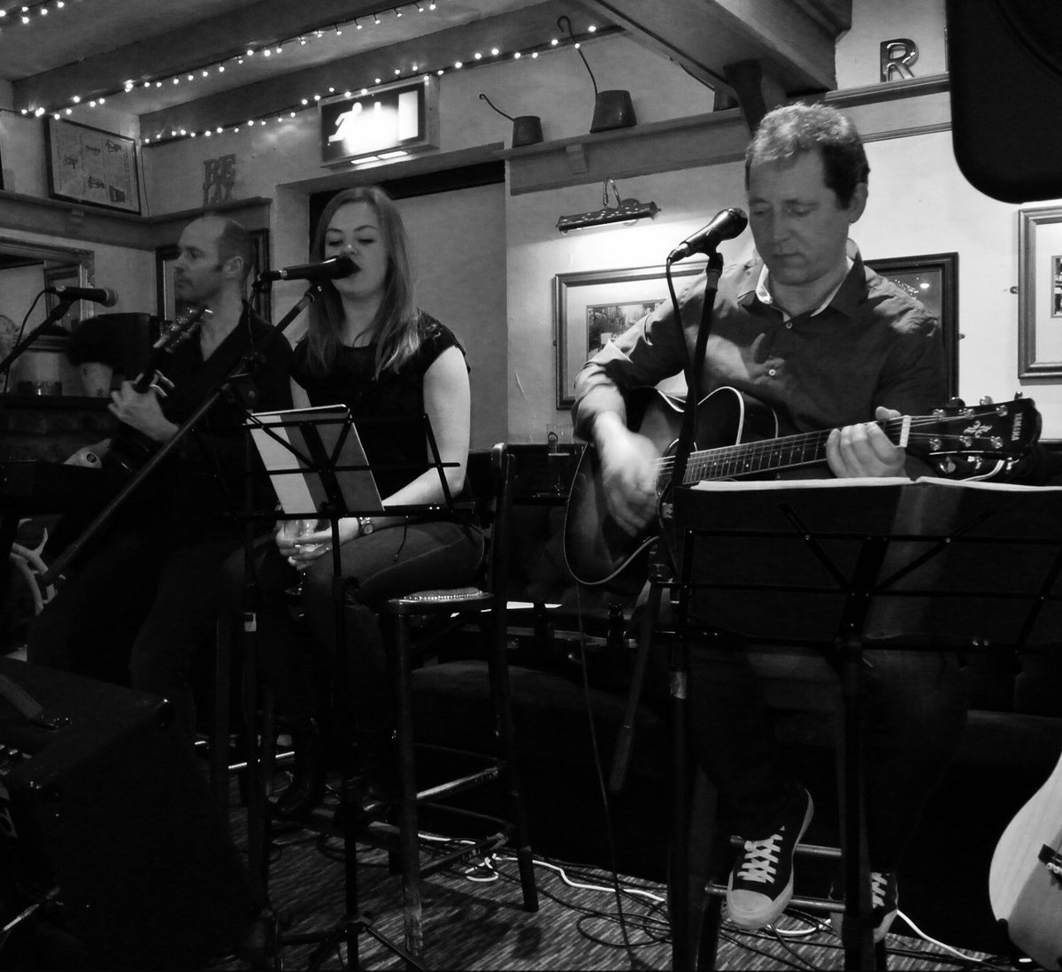 MoCoacoustic's tweet photo. Live acoustic music in the Plough Christleton tonight! https://t.co/GZTiwxQzt3