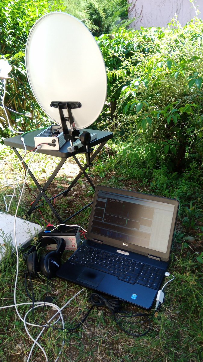 f5uii's tweet image. My first endurance tests of my portable and QRP #QO100 fullduplex station : 12V battery
#SDRConsole + #LimeSDR + CN0417 + Wifi-AB007 + DC5GY patch + Camping dish 30cm 
Receiving with WebSDR for moment.

Tomorrow a real portable location test.
Thanks Thierry @F4EGG for report