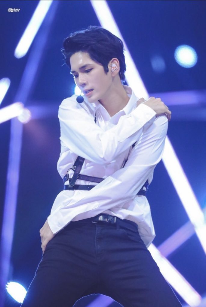 PANGGOH⁷ 🍒 𝗕𝗧𝗦 𝗜𝗦 𝗦𝗘𝗩𝗘𝗡 💜 /•᷅•᷄\੭ tweet media