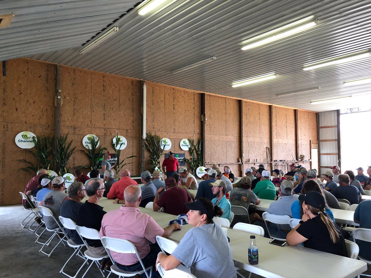 Channel_MO's tweet photo. Great turnout for Seedsman Scott Gibbs field day in southeastern Missouri. Got to hear an agronomy discussion and learn about Channel’s corn and soybean lineup from FSR @bootheeltim and agronomist @bjordag https://t.co/KVpORkEMHI