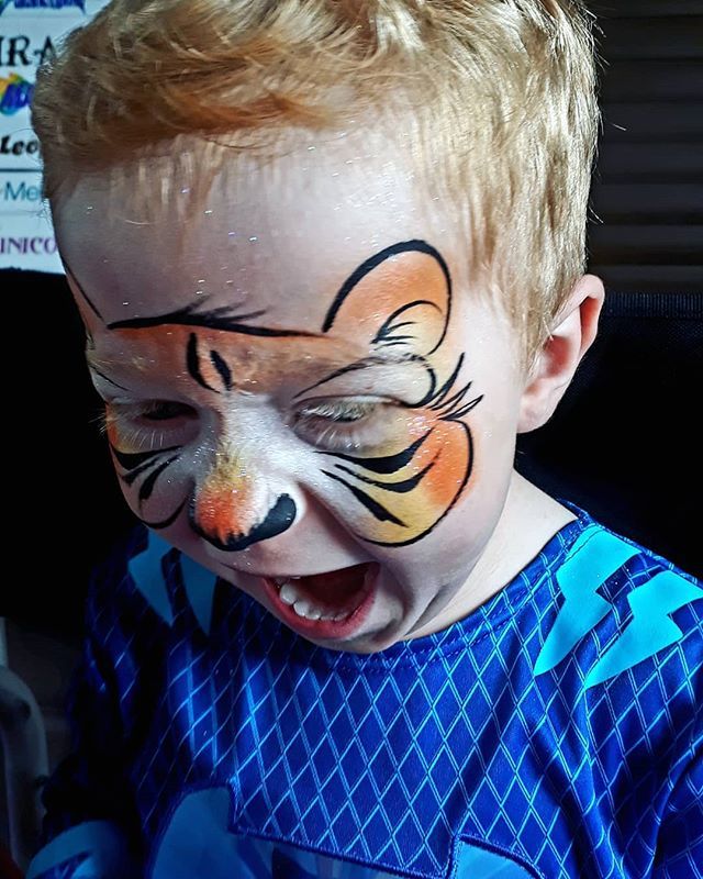 the_face_store's tweet image. Roaaar🐯
Painted the cutest little boy today.
#tigerfacepaint #facepaintingnottingham #nottinghamsmallbusiness #nottinghamfacepainter #ladybay #westbridgford #poppyandpint #notts #nottingham ift.tt/2YTJFzd