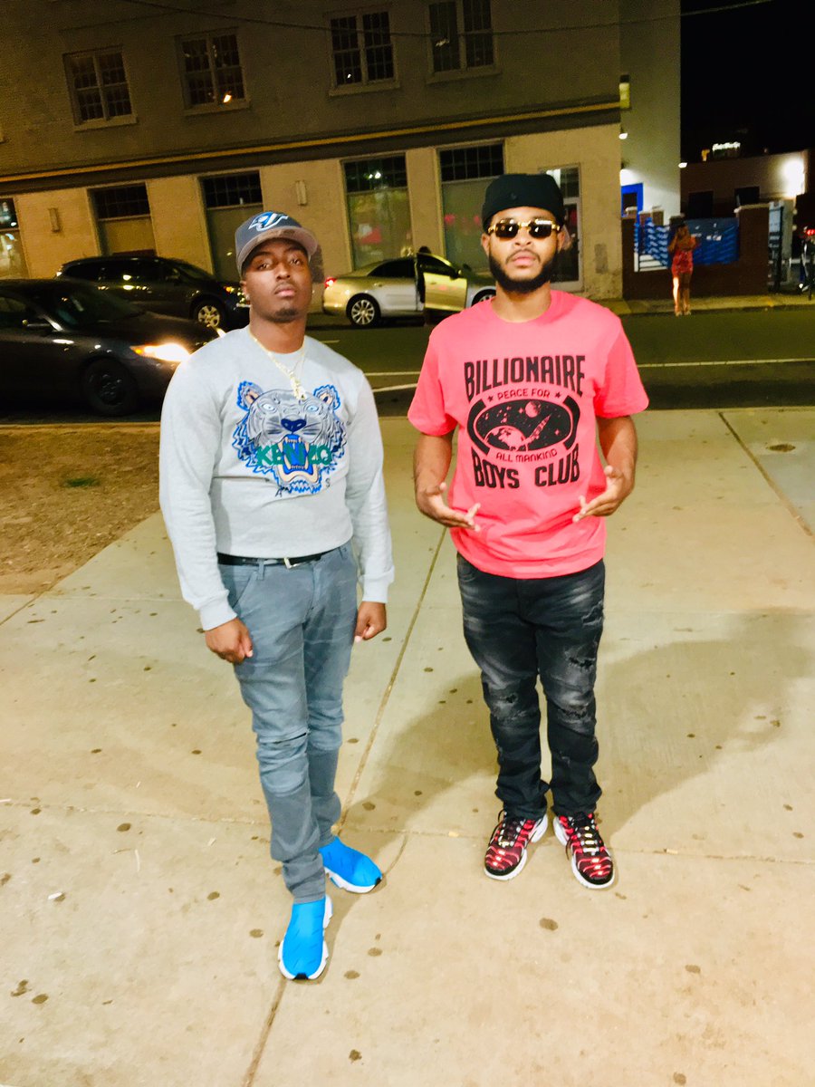 _Nelly0's tweet photo. Pops told me it would be days like this 💪🏽 #CharlotteNights https://t.co/JwJhuozRvR