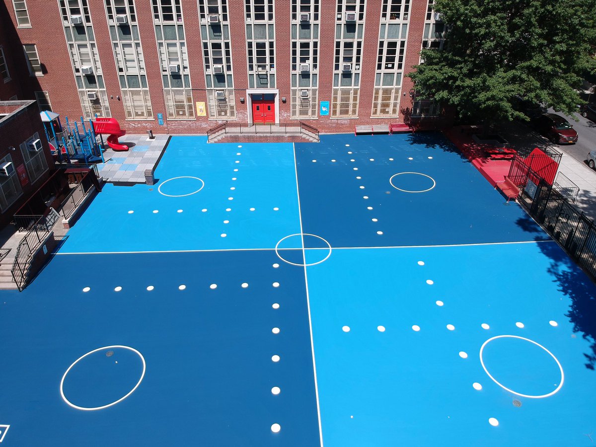 GrainCollectiv's tweet photo. PS06 in Manhattan. Ready for use. @NYCSchools #landscapedesign https://t.co/eM4uO9Wda6