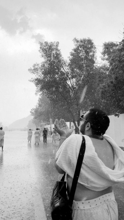 اللهم احفظ حجاج بيتك العظيم، واعدهم لديارهم سالمين. 
واحفظ يالله السعودية من شر كل من به شر، وأدم أمنها. 

#عرفات_الان
 #العالم_في_قلب_المملكة