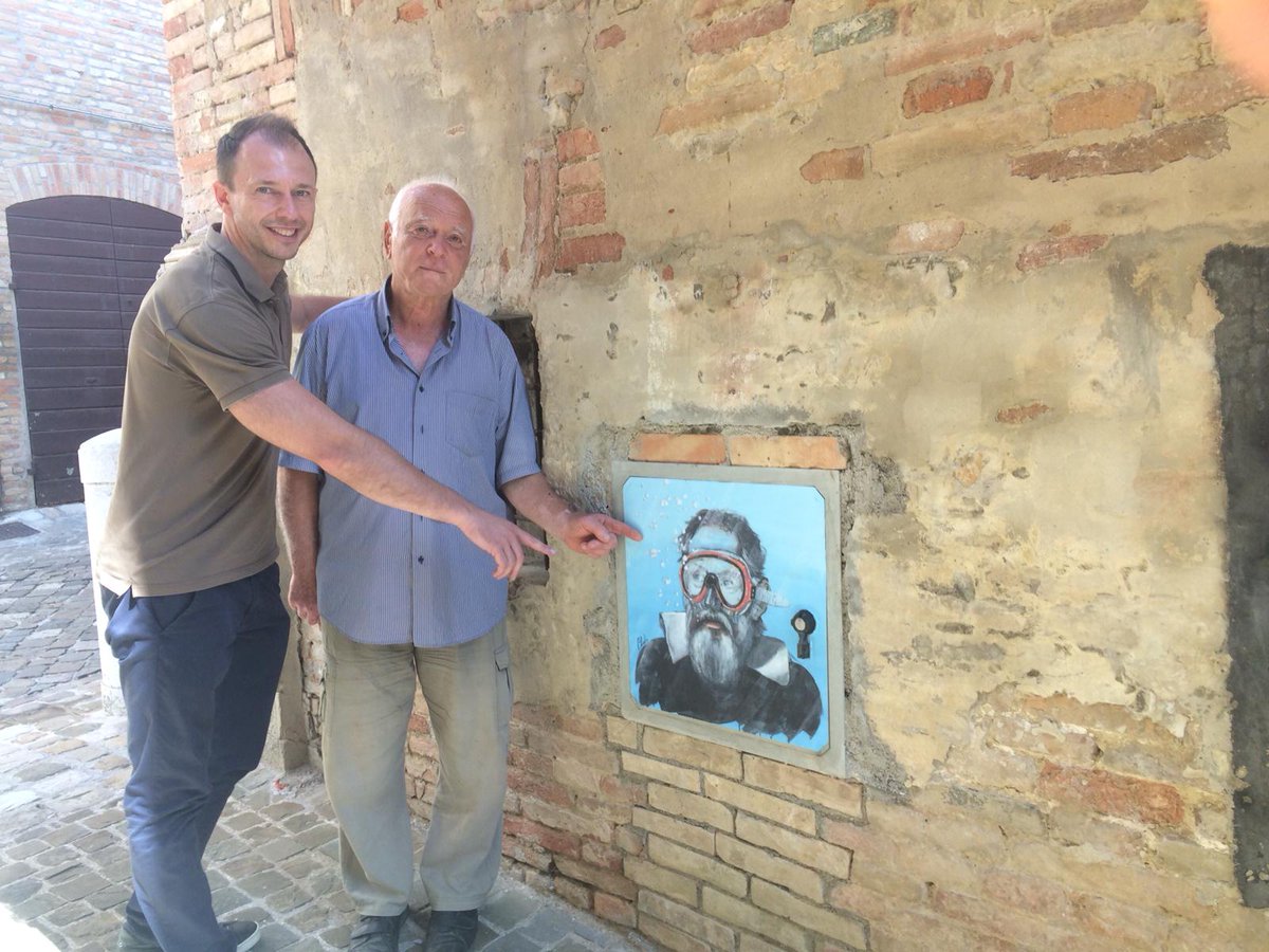 mombarocciocom's tweet photo. 📌 #mombaroccio #streetart #promozione #territorio

Vi informiamo che il noto Street Artist Blub, dopo aver lasciato i suoi caratteristici dipinti a Candelara, è passato nella notte del 09/08/2019 anche a Mombaroccio. https://t.co/y9X2FLchBC