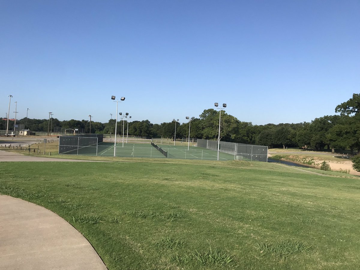 CrossShs's tweet photo. Great day for a long run! #makeit2 https://t.co/fk4UN5rULd