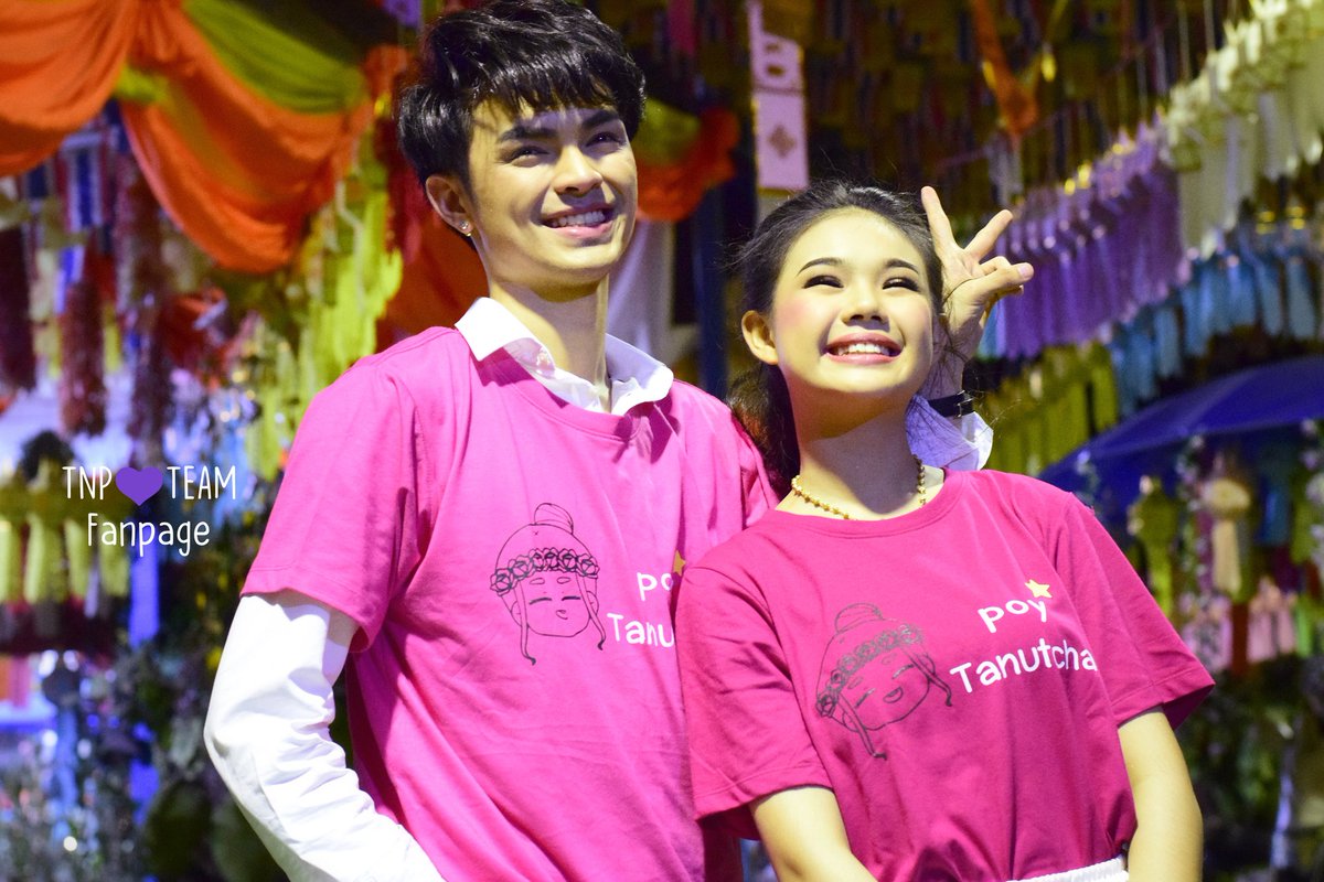 teamnongpoy's tweet photo. ความน่ารัก 2 ปี 2 สไตล์ 😍 พระเอกเค้าก็ทีมนางเอกด้วยน๊า อิอิ น่ารักจังเลย ว่าไหมคะทุกคน 😊

#นางเอกตาสระอิ
#น้องปอยลูกท่าเรือ 
#ทีมน้องปอย
#ทีมปอยตลอดไป
#TNP
#TNPTEAM 
#ศรรามน้ำเพชร https://t.co/6n7pBncWaq