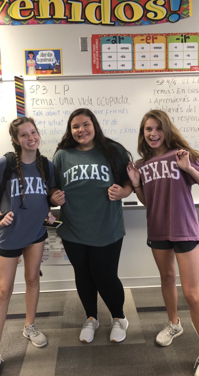 _ashleyeck's tweet photo. feliz cumpleaños laura!!!!! @lauren_tubal never stop being yourself, you’re the best. Hope your day is filled with water, Tesla’s, and David dobrik, love ya hermana <3 https://t.co/4Ib7MPs0Oq
