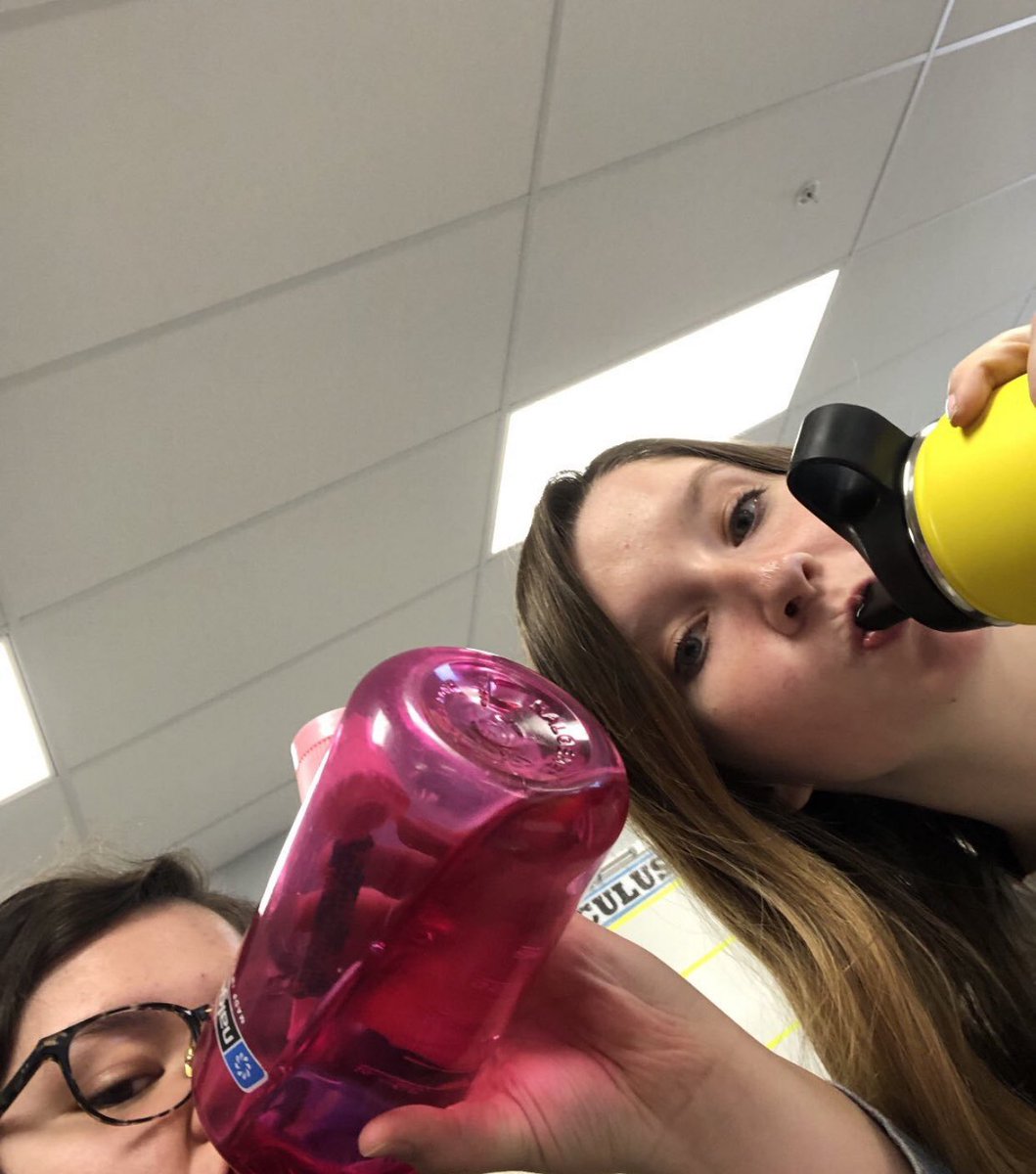 _ashleyeck's tweet photo. feliz cumpleaños laura!!!!! @lauren_tubal never stop being yourself, you’re the best. Hope your day is filled with water, Tesla’s, and David dobrik, love ya hermana <3 https://t.co/4Ib7MPs0Oq